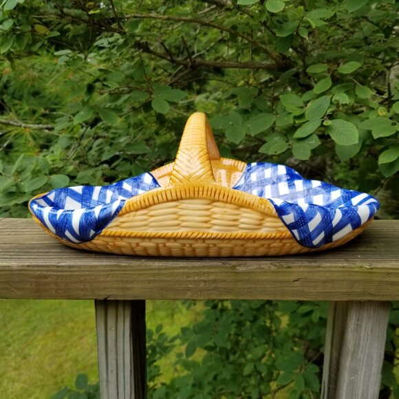 NWOT CERAMIC  BREAD BASKET - Picture 1 of 4